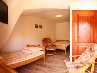 Отели типа «постель и завтрак» Chata na Groniu Meszna Трехместный номер с балконом-3
